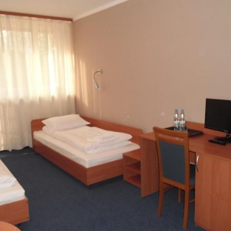 Irss Osrodek Szkoleniowy Hotel Białobrzegi Exterior foto