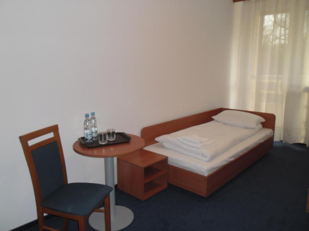Irss Osrodek Szkoleniowy Hotel Białobrzegi Exterior foto